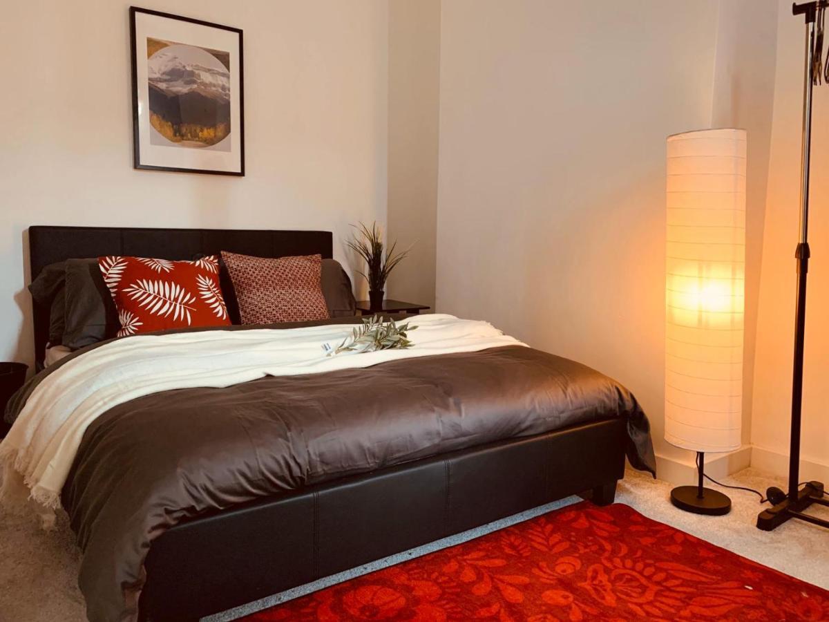 Stylish, Spacious & Luxurious Home - Parking Λίβερπουλ Εξωτερικό φωτογραφία